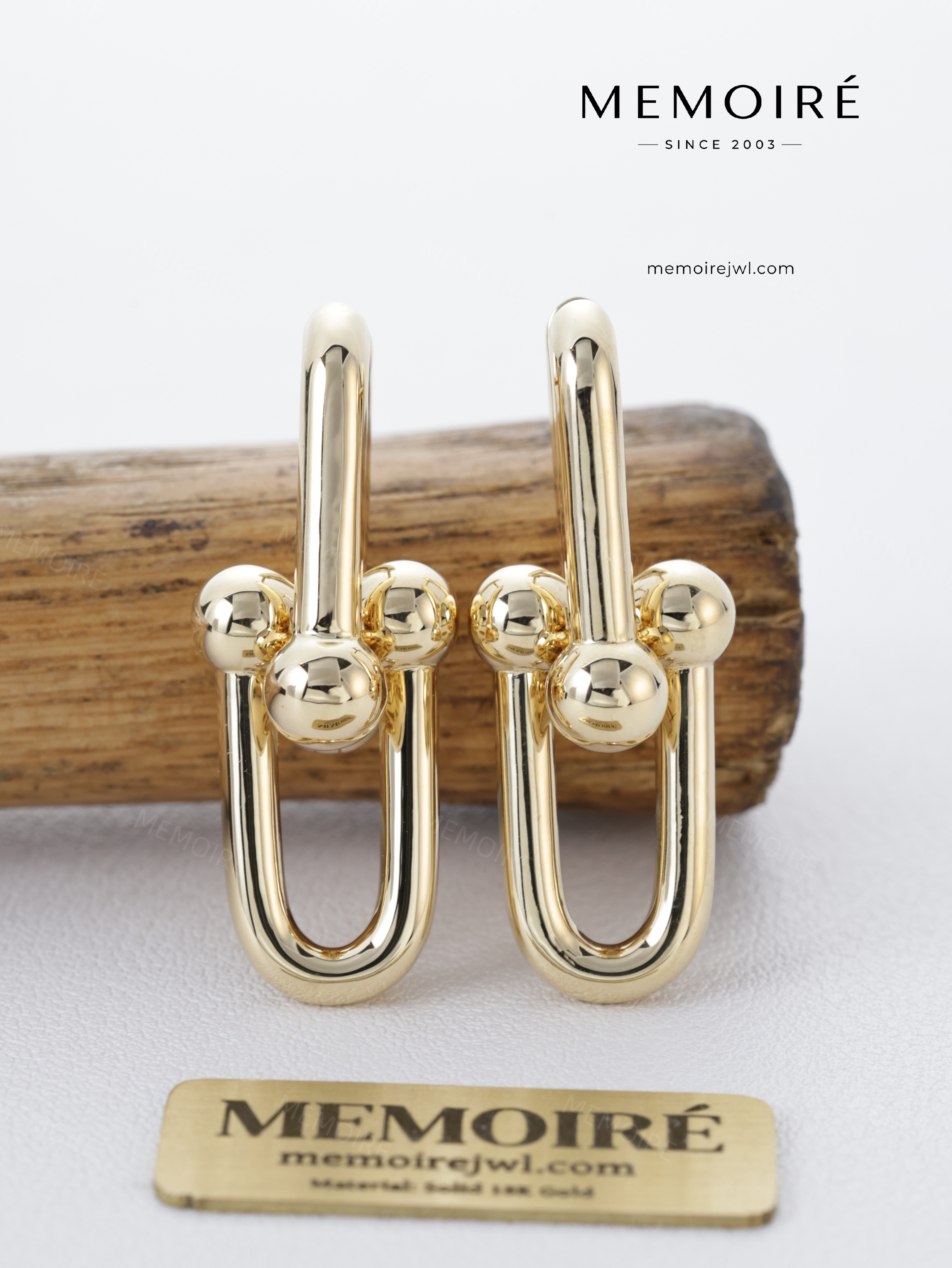 MEMOIRÉ 18K Yellow Gold Large Plain U Horseshoe Earrings